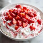 strawberry cheesecake dip - Tasty